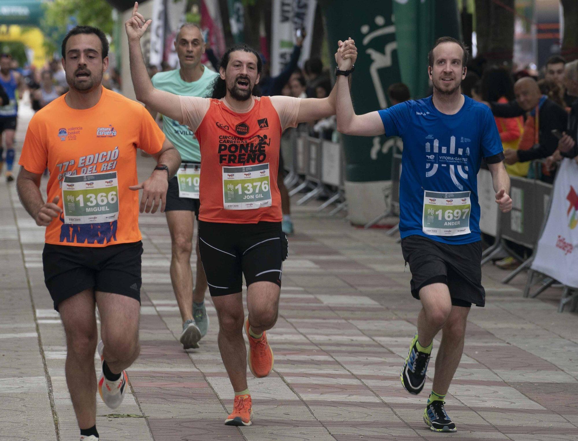 Las mejores imágenes de la Maratón Martín Fiz (¡Búscate en las fotos!)