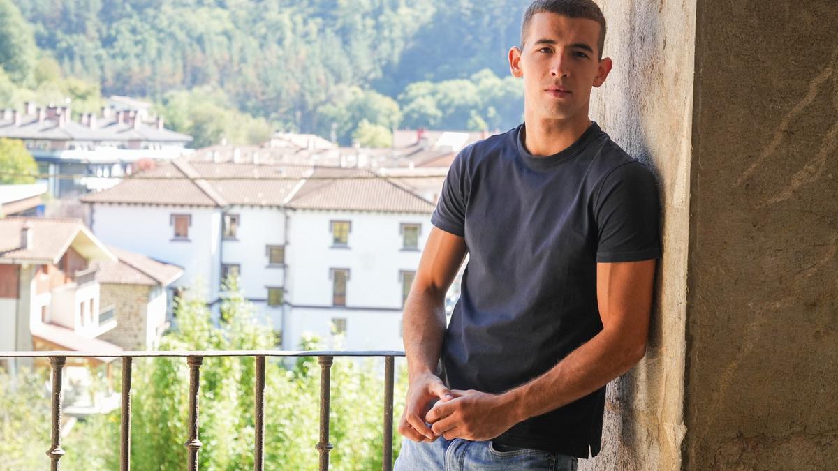 Xabier Rekalde posa en Dima.