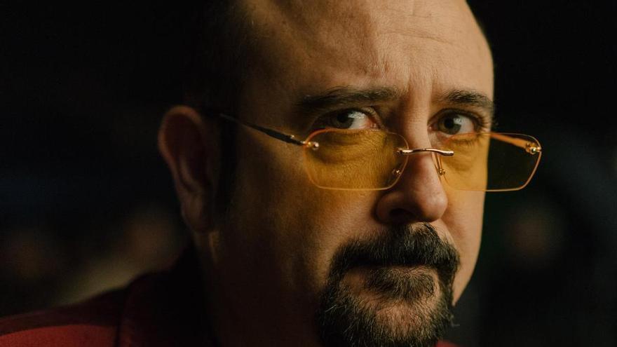 Carlos Areces: “Defiendo que la ficción pueda ser un espejo deformante y absurdo”