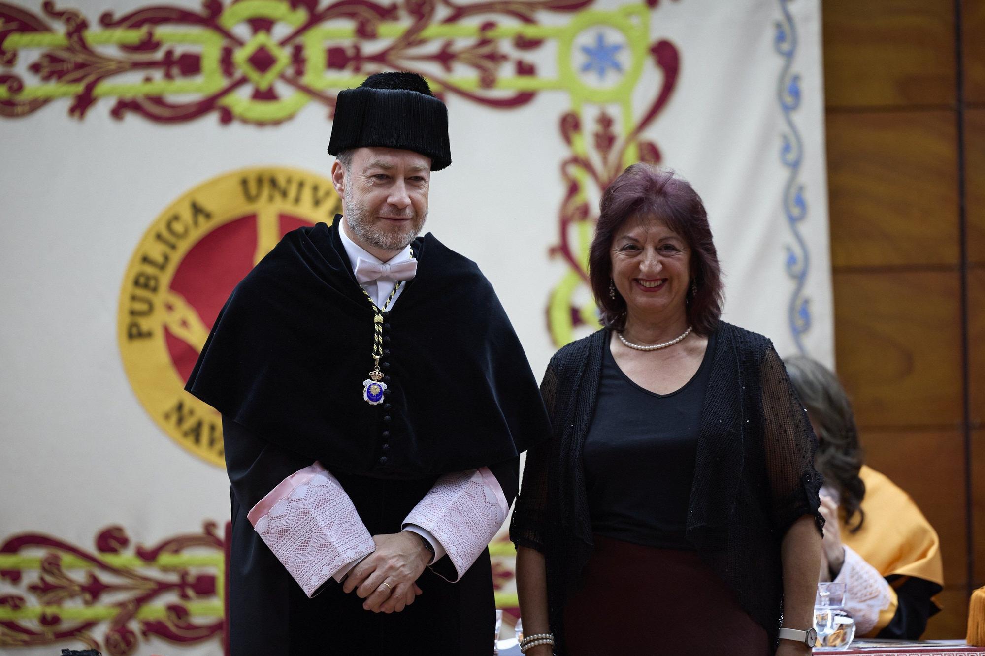 Fotos del homenaje de la UPNA a las personas que llevan 25 años trabajando en la Universidad
