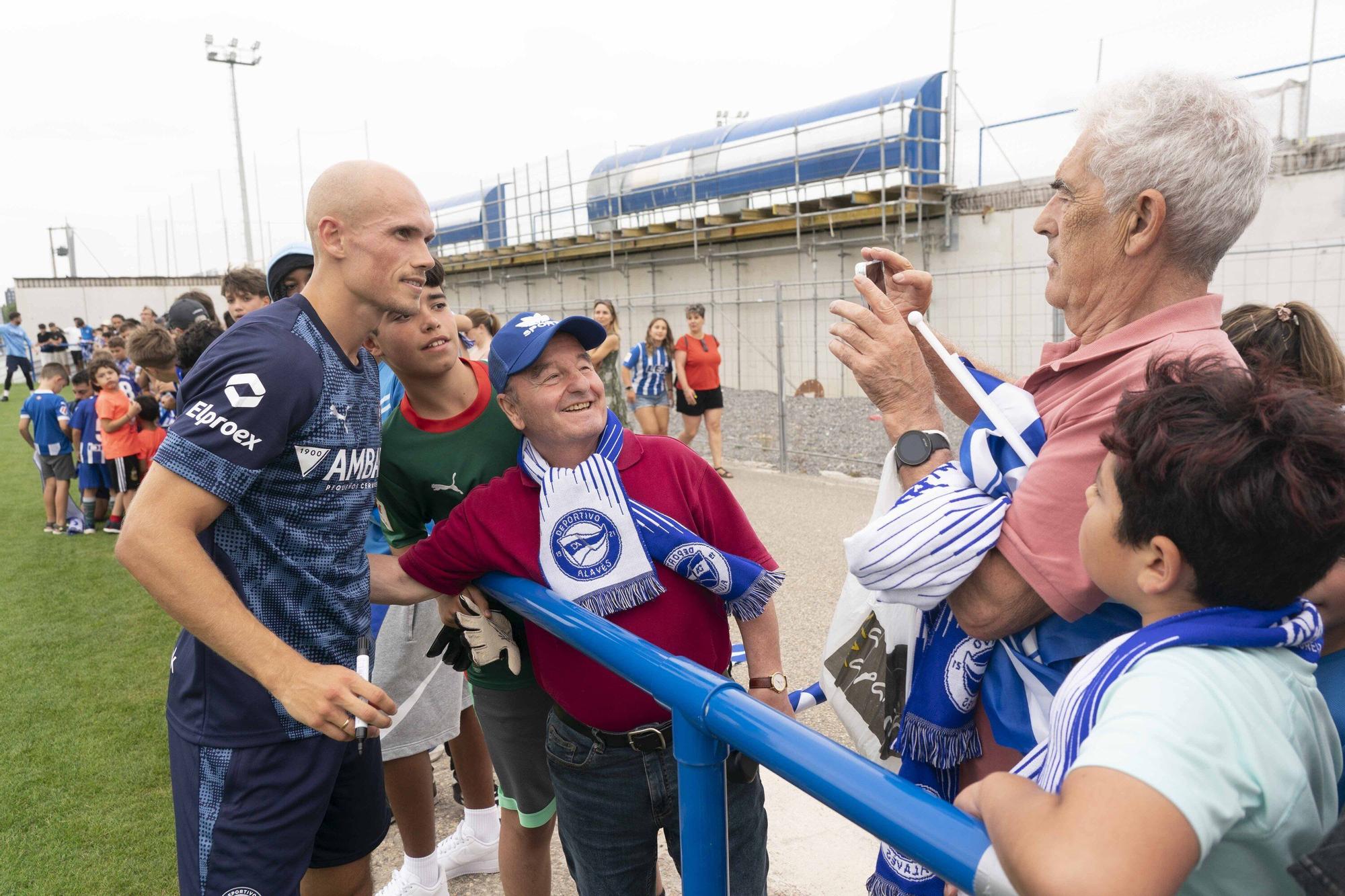 En imágenes: Una afición entregada al Alavés