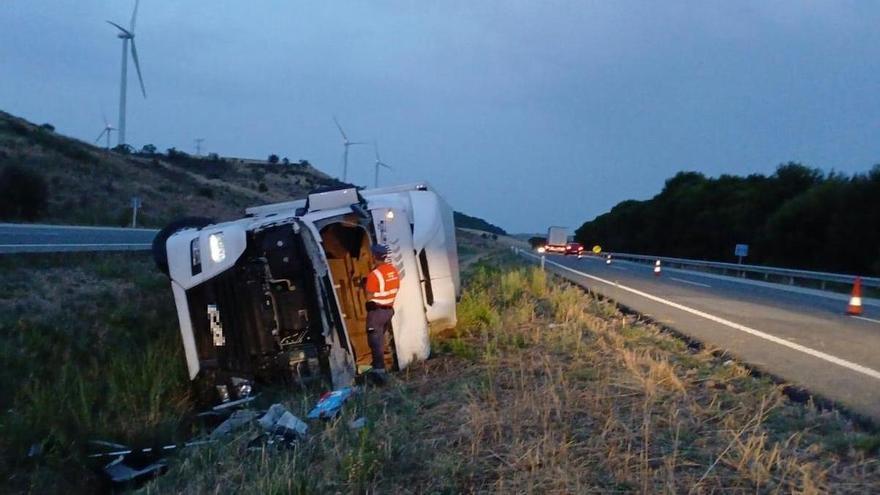 Fallece un camionero de 38 años en un accidente de tráfico en Olite