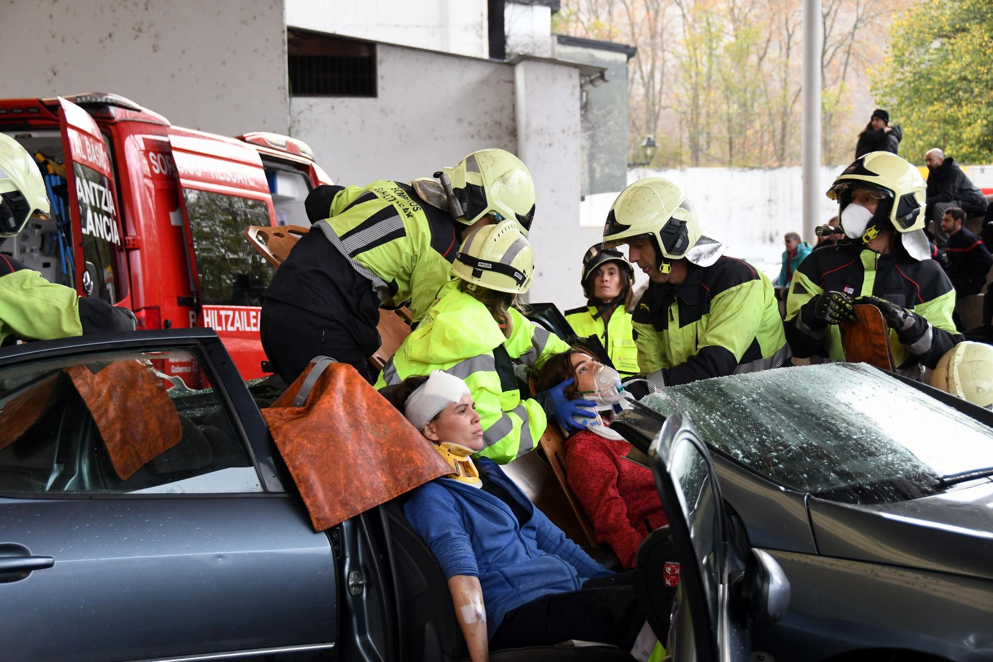 Las sirenas rompen el silencio de Elizondo