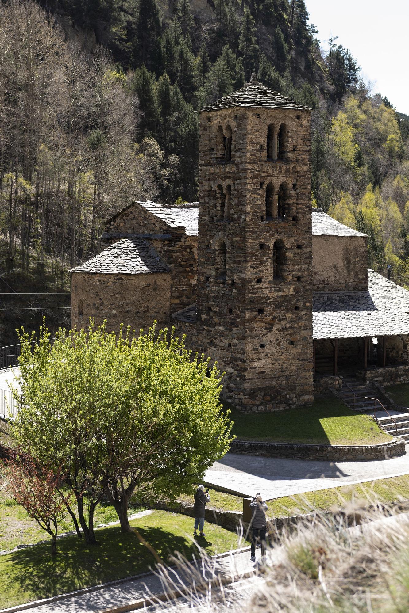 Iglesia de Sant Joan de Caselles.