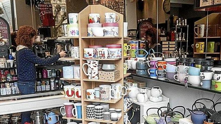 Gourmet cuenta con todos los utensilios necesarios para disfrutar de un buen té.