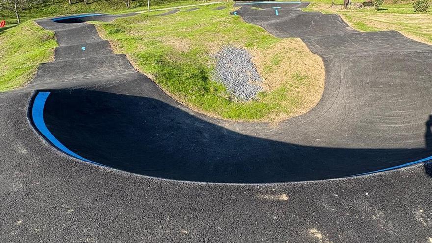 Zierbena estrena su nuevo pumptrack en el entorno del puerto