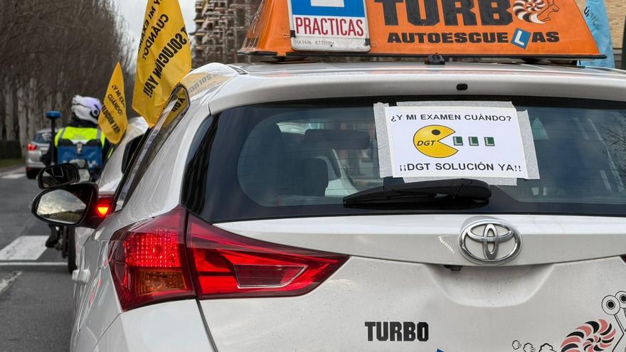 Autoescuelas navarras continúan denunciando la falta de examinadores en la DGT