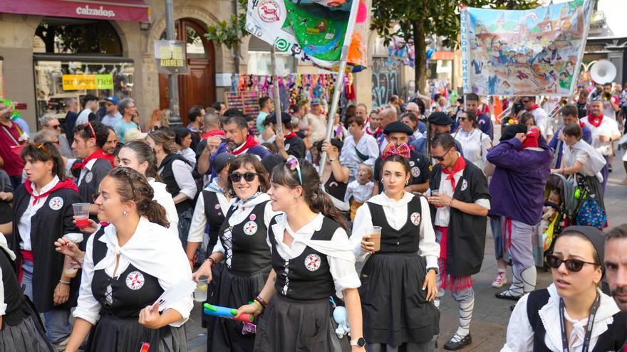 Etxebarria destaca un 28 % menos de delitos en unas fiestas de participación masiva