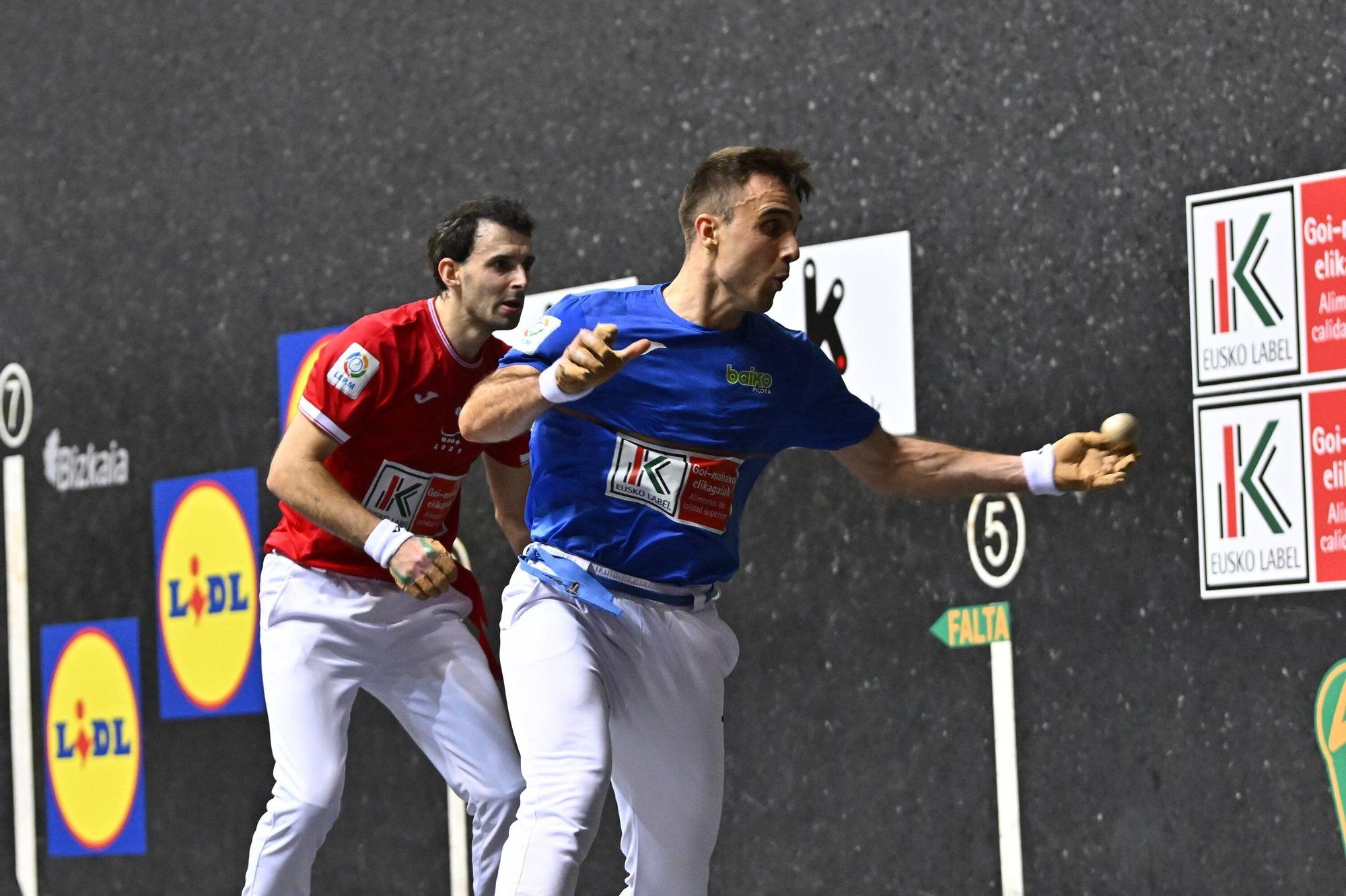 Jokin Altuna supera a Jon Ander Peña en la primera jornada de la liguilla de cuartos de final del Cuatro y Medio.
