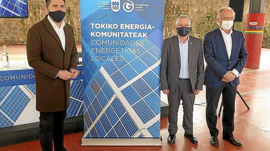 Mikel Serrano, José Ignacio Asensio y Juan Diego, tras la rueda de prensa.