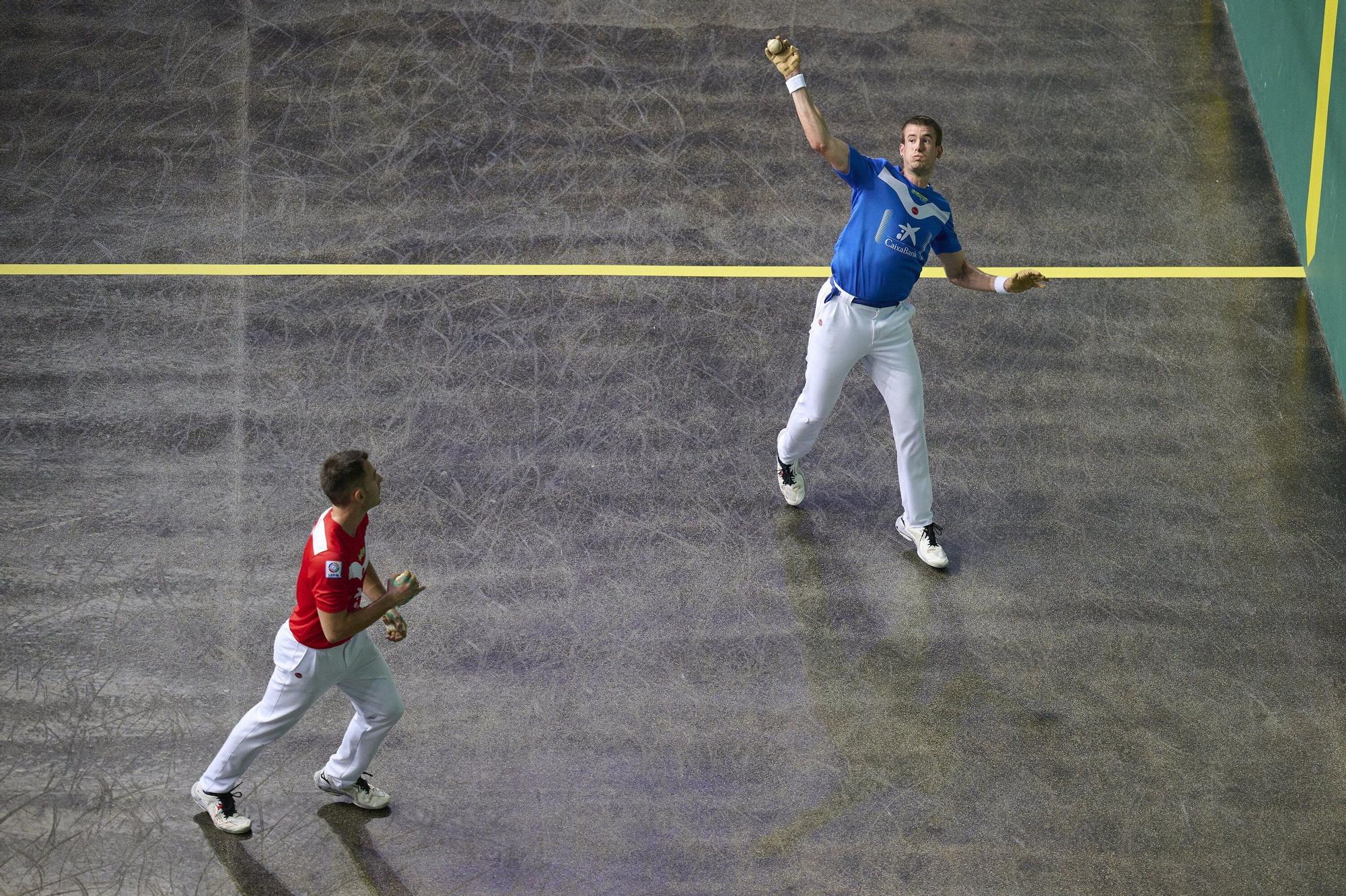Javier Zabala y Jon Mariezkurrena, campeones del Masters CaixaBank ante Altuna III e Imaz en el Navarra Arena.