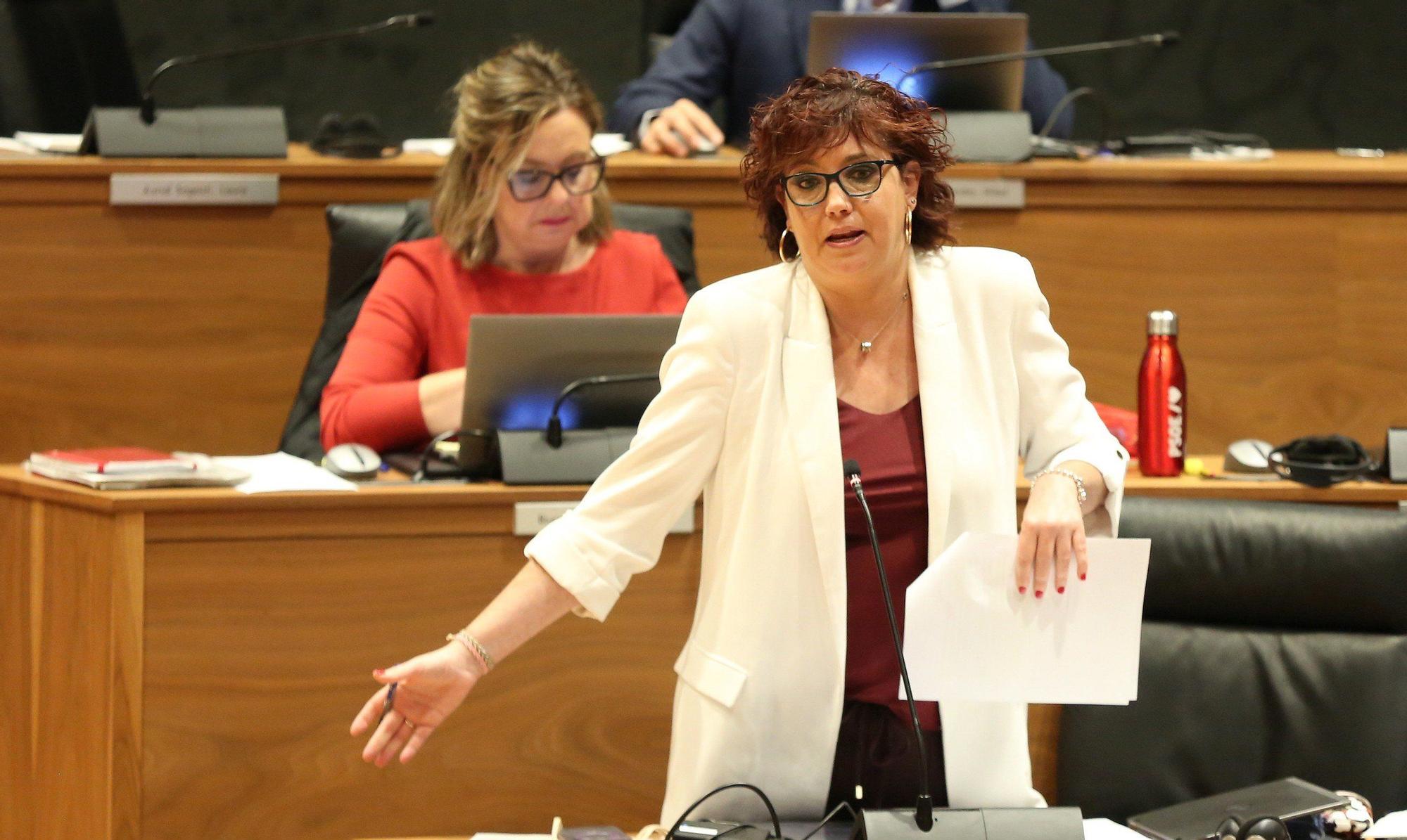 Fotos del pleno del Parlamento de Navarra del 9 de octubre