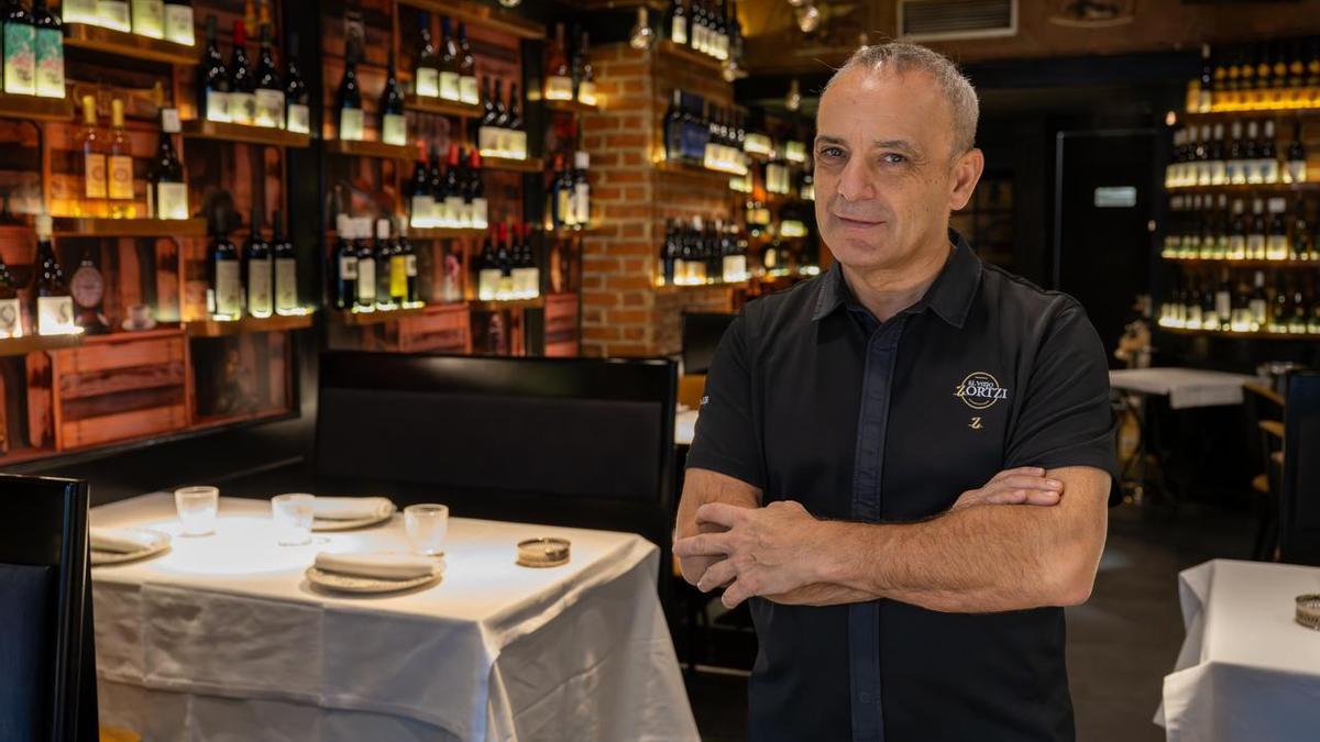 Salva García en el comedor del Viejo Zortzi.