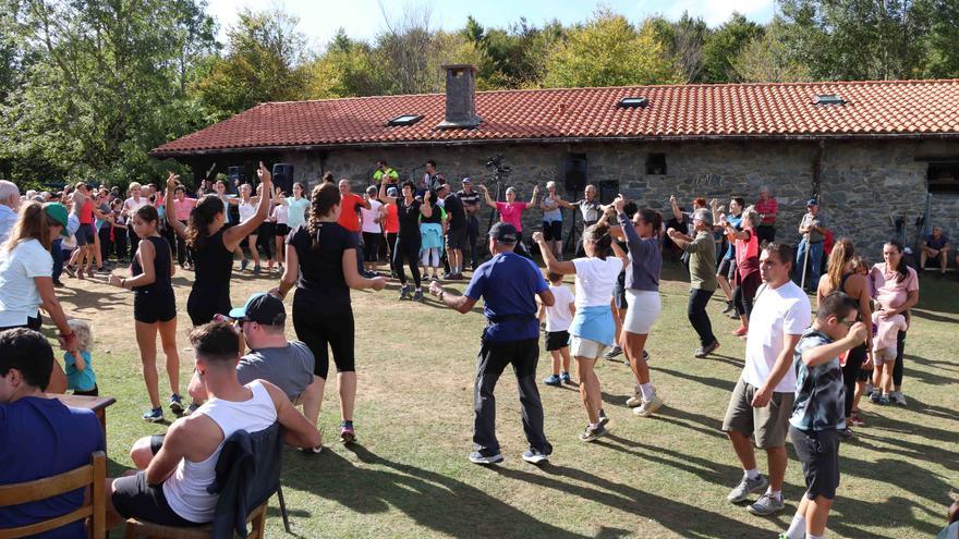 La montaña baila a ritmo de trikitixa en Hernio