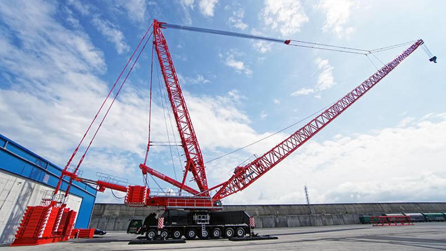 Vista de la nueva grúa móvil con pluma de celosía Liebherr LG 1750. Foto: Grupo Ibarrondo