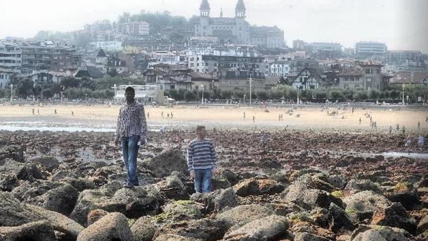 Las mareas vivas descubren el mar de rocas de la bahía