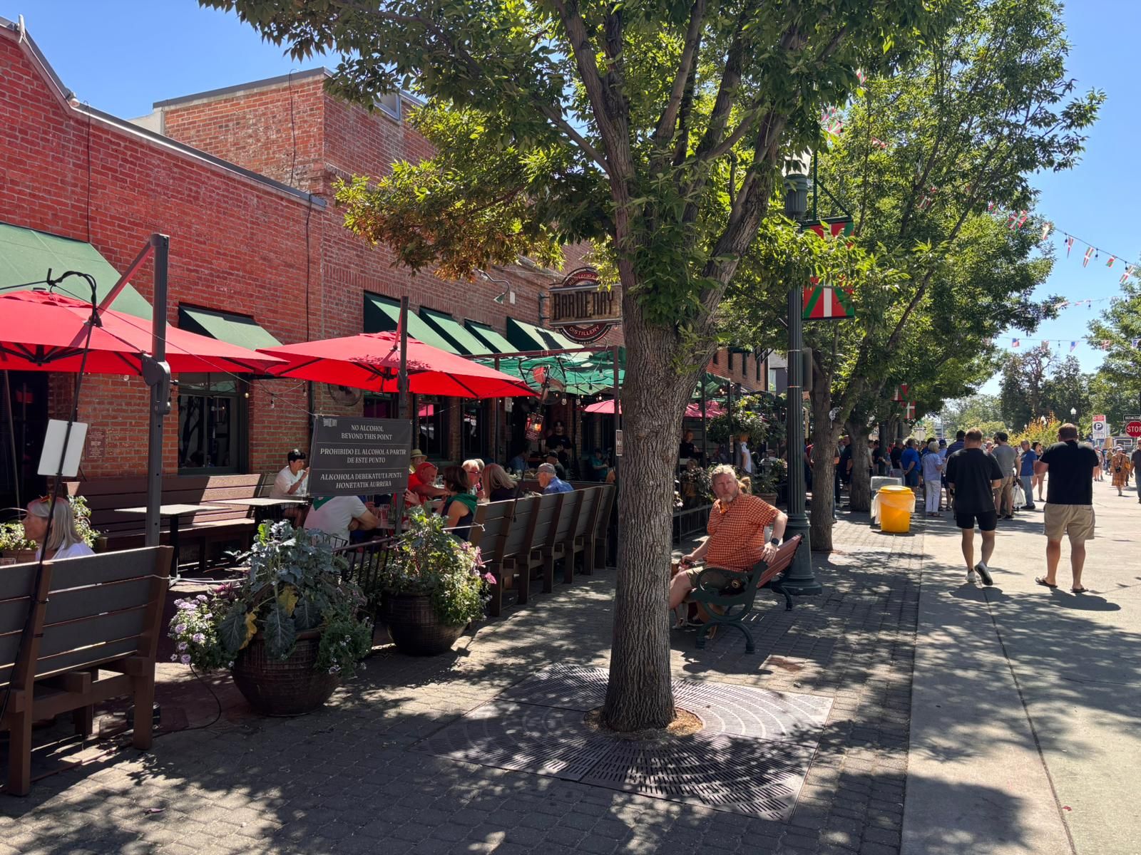 En imágenes: el gran ambiente continúa en el Basque Block de Boise