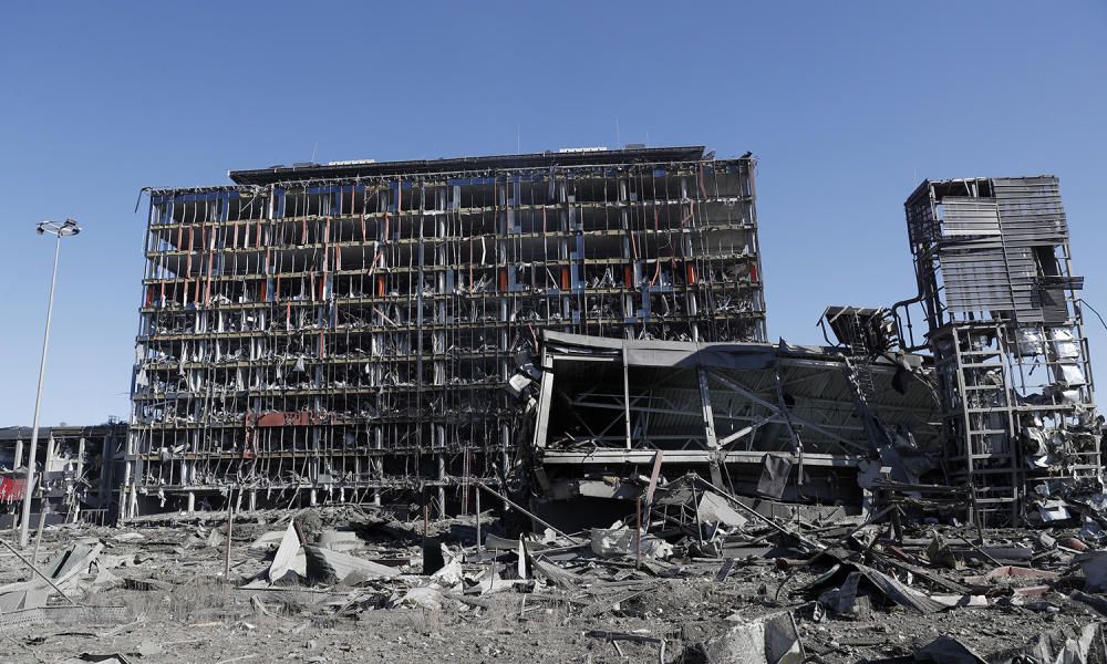 Rusia bombardea un centro comercial en Kiev