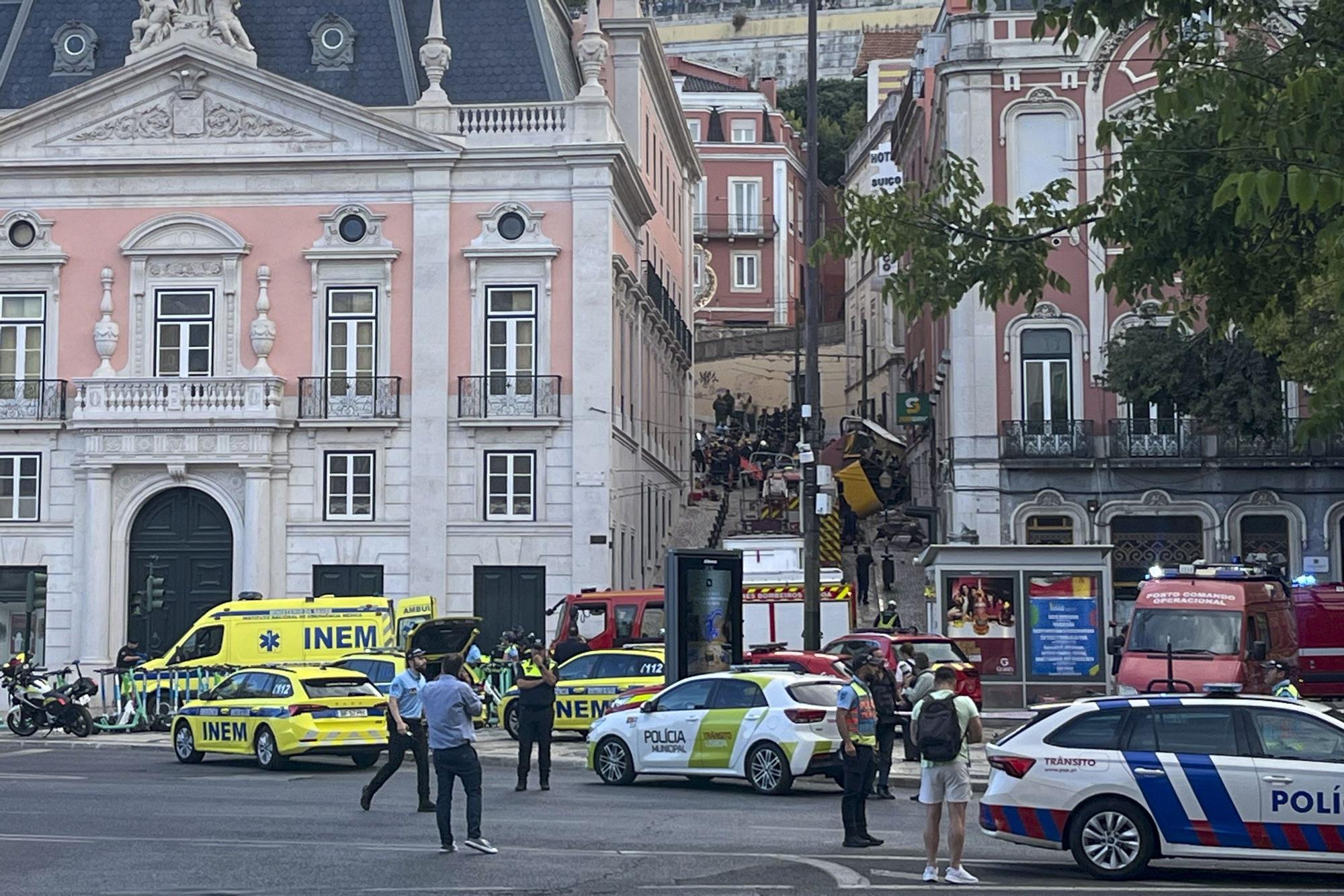 15 muertos en el descarrilamiento del Elevador de Gloria en Lisboa