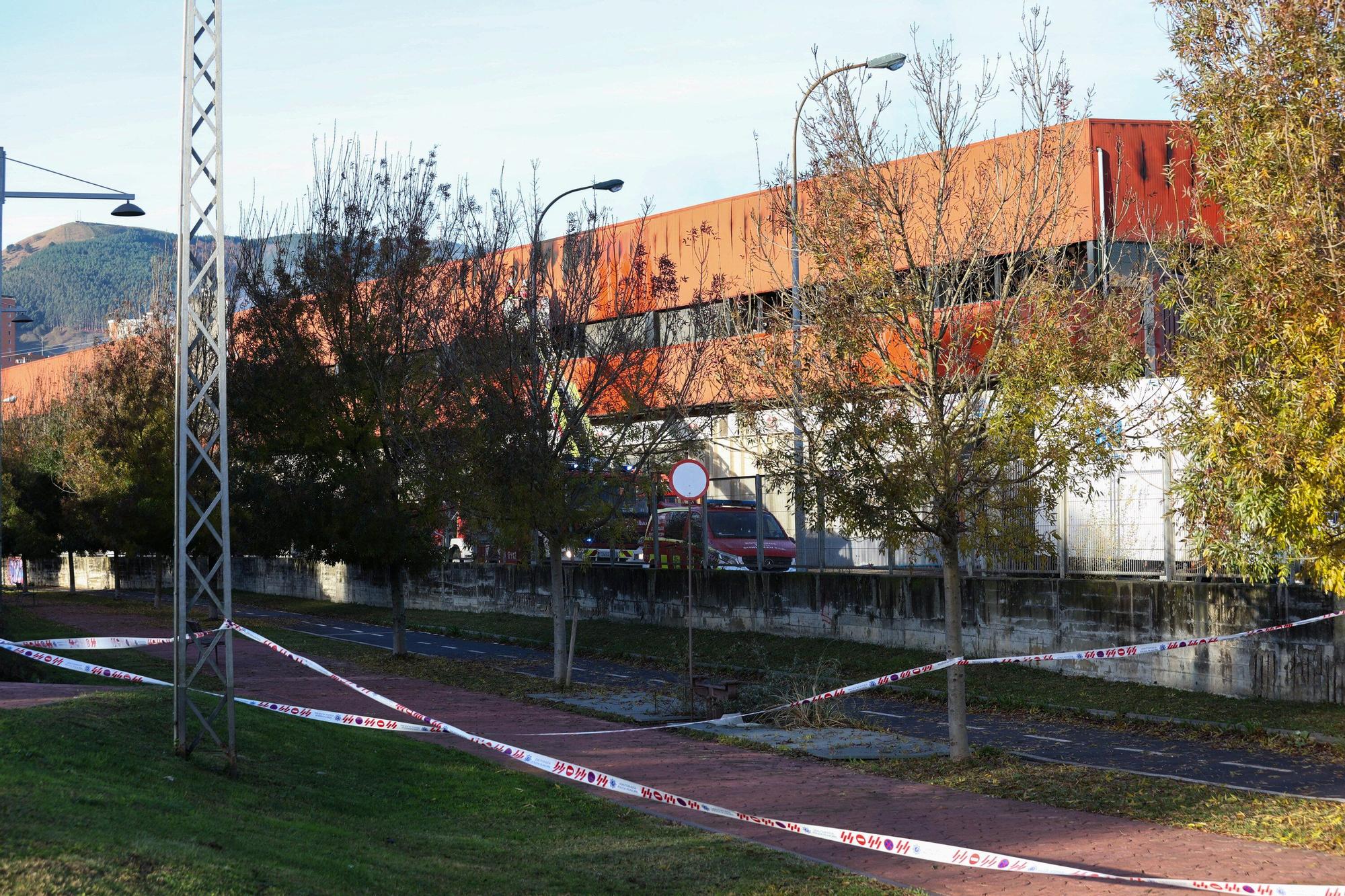 Incendio en la zona del antiguo matadero de Zorrotza