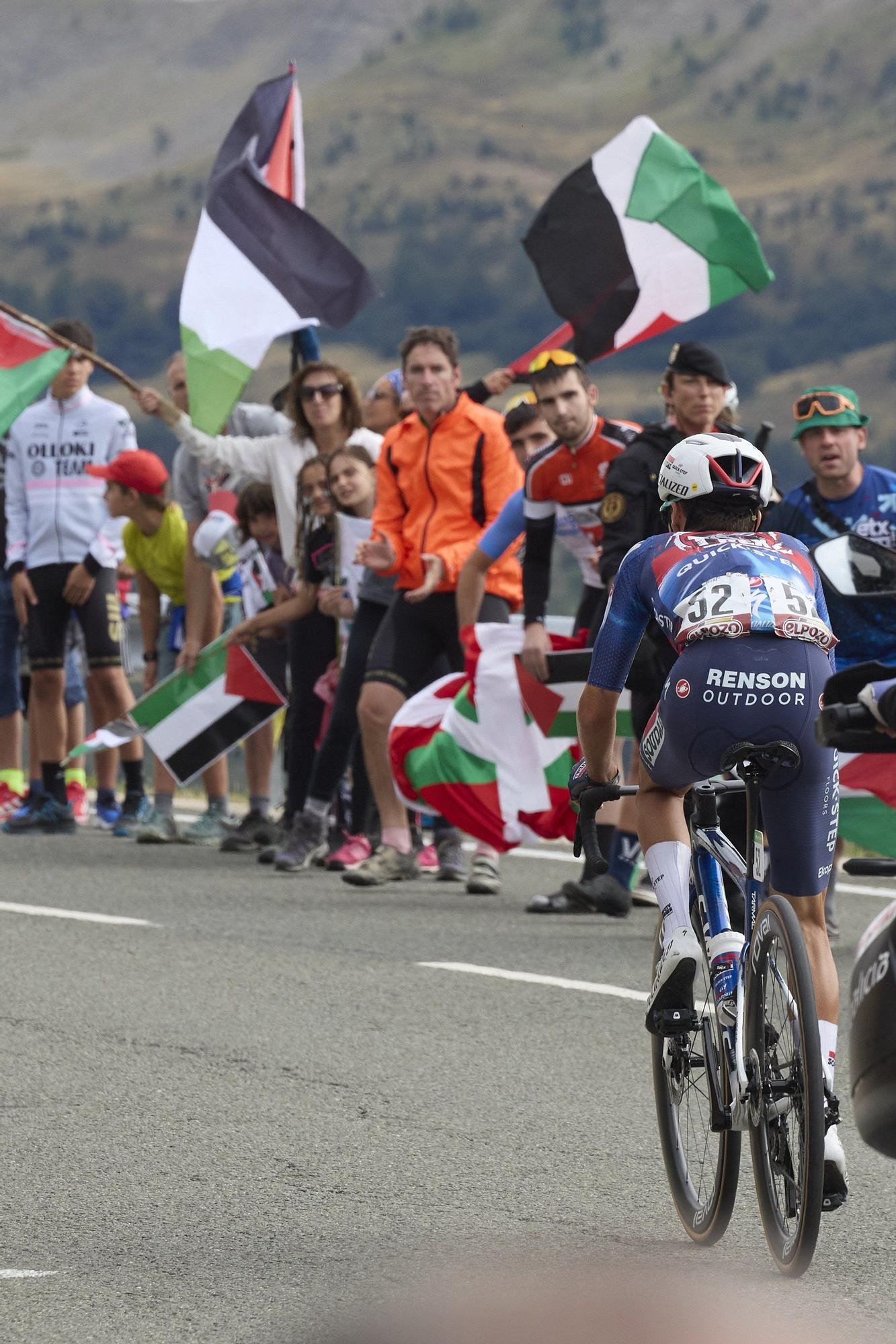 Fotos de la etapa navarra de La Vuelta 25 entre Sendaviva y Larra - Belagua