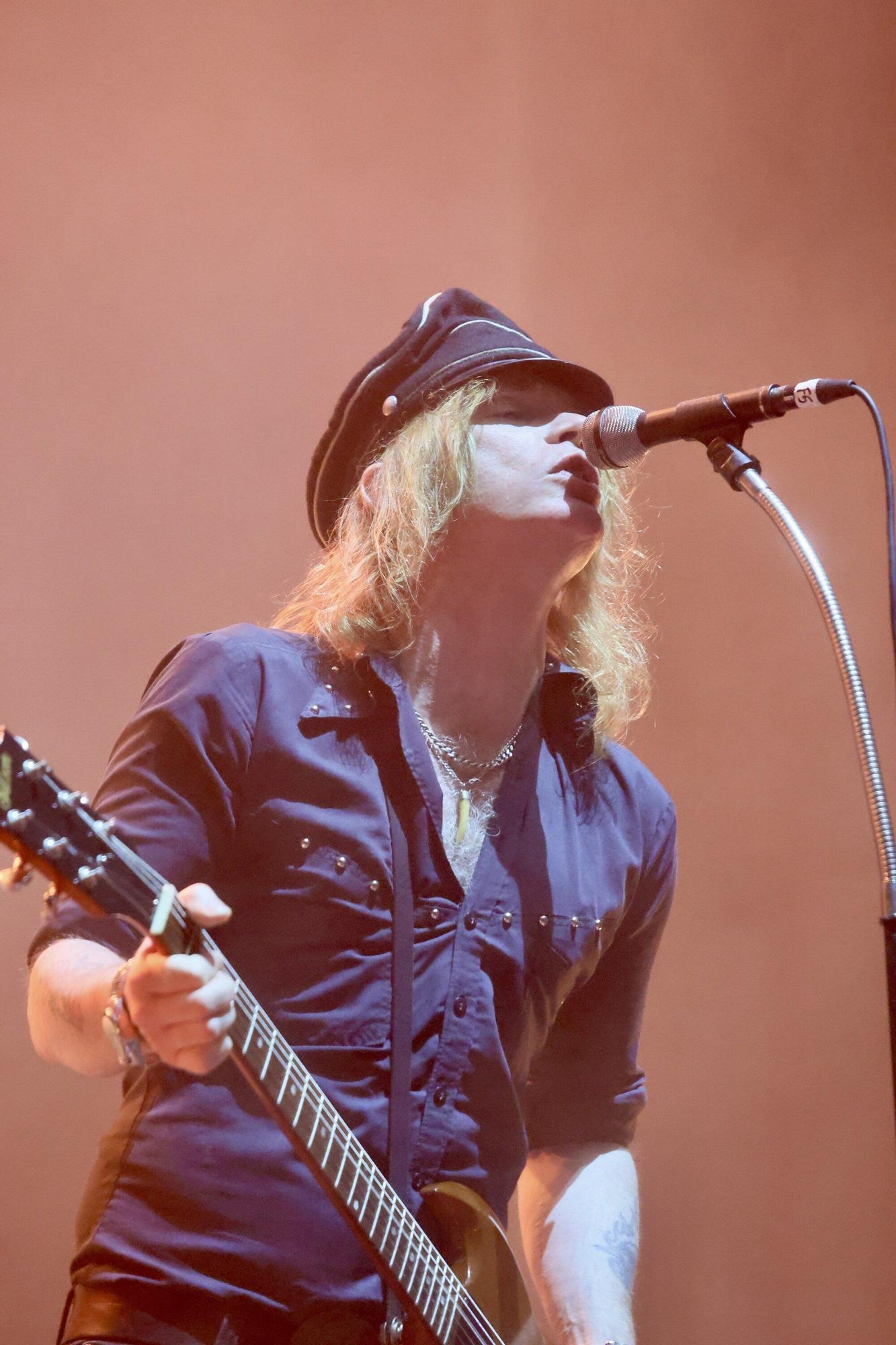 En imágenes: así están siendo los conciertos de este sábado del Azkena Rock Festival