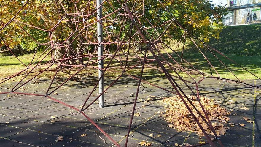 El Ayuntamiento renovará por completo el parque infantil de Abetxuko, en la calle La Presa