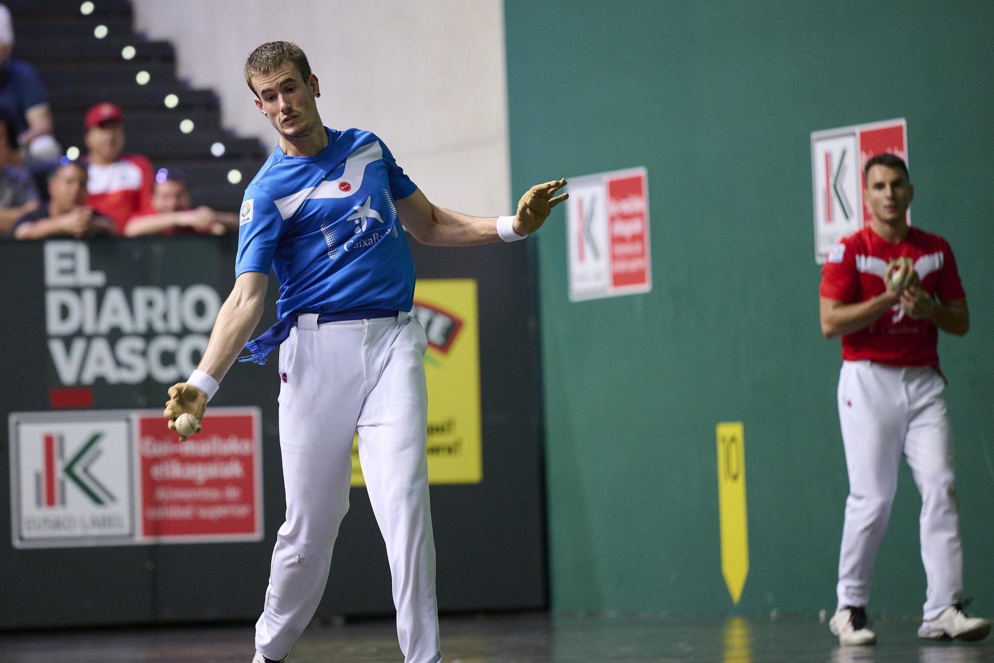 Javier Zabala y Jon Mariezkurrena, campeones del Masters CaixaBank ante Altuna III e Imaz en el Navarra Arena.