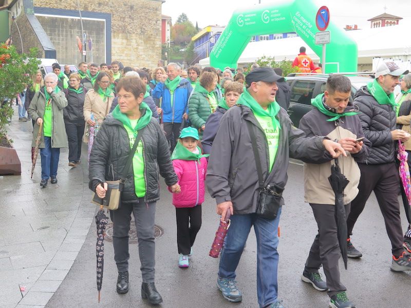 La marcha contra el cáncer de Urretxu y Zumarraga, en imágenes