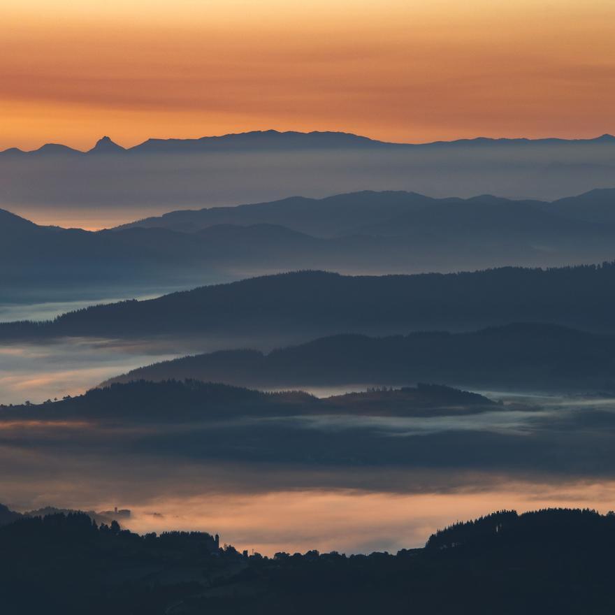 Amanecer envuelto en nieblas en Orixol.