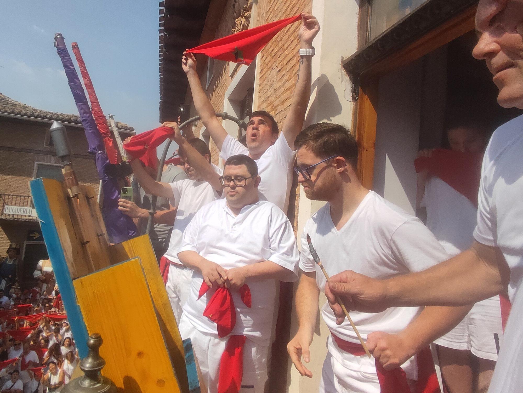 Fotos del chupinazo de Los Arcos