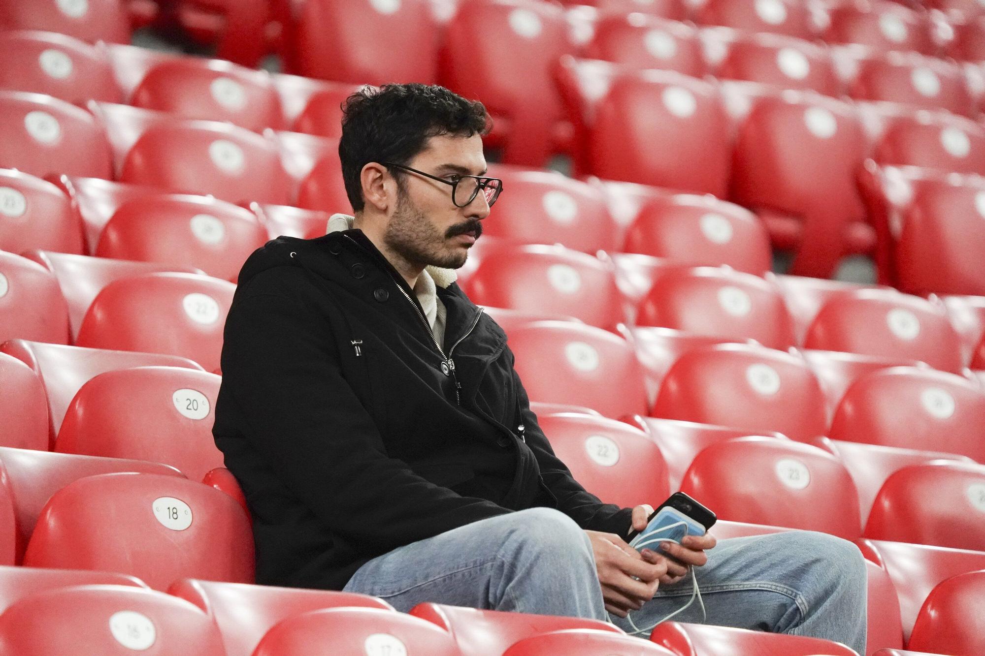 ¿Has estado en San Mamés viendo el Athletic-Atlético? Búscate en nuestra galería