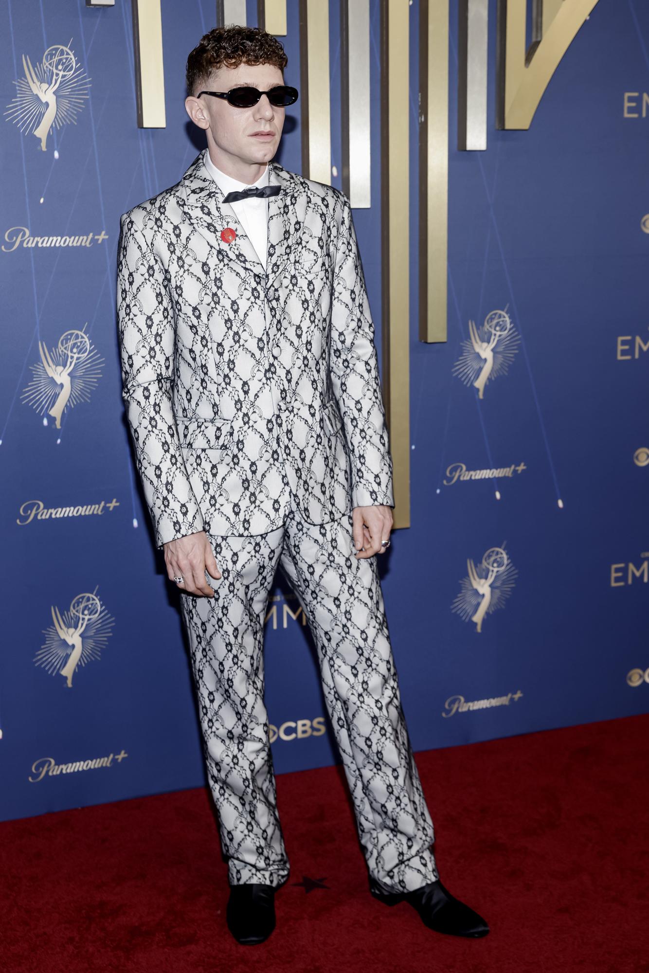 Alta costura y mensajes políticos: Jenna Ortega y Javier Bardem, protagonistas de la alfombra roja de los Emmy 2025