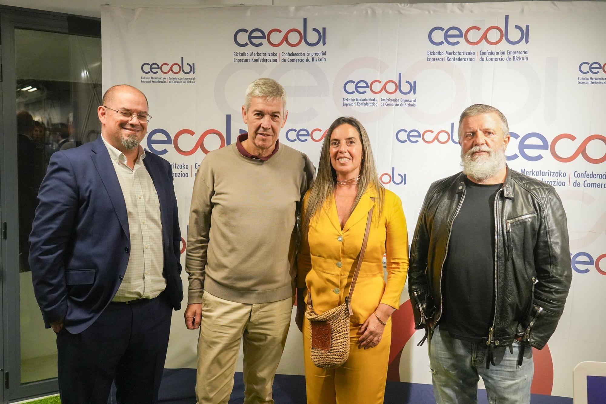 Aitor Hernández, Txetxu Zarramendieta, Idoia Gutiérrez, de DEIA, y el decorador Iñigo Bastida