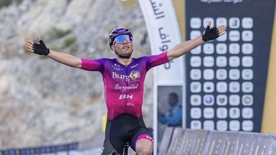 Expulsan a este ciclista burgalés de una carrera china por poner un emoji y lo amenazan de muerte