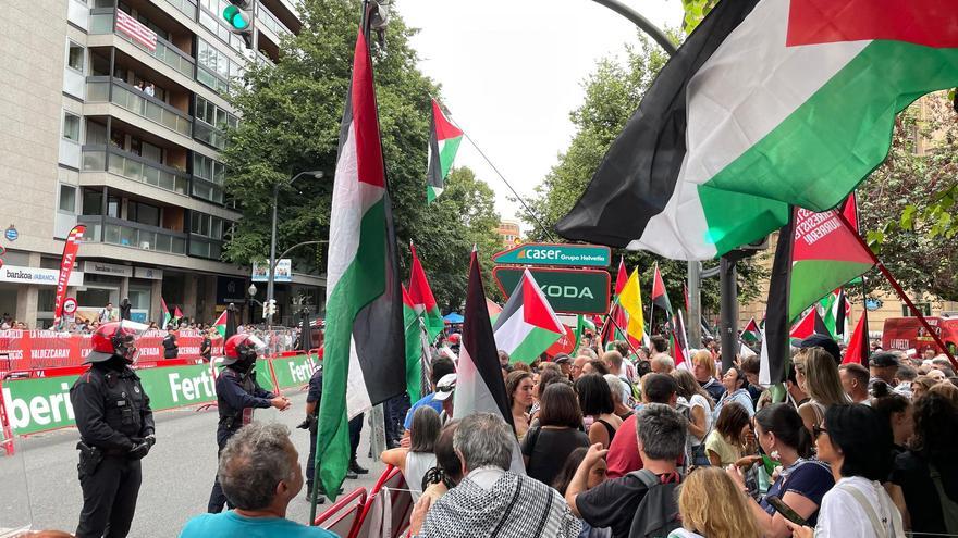 La multitudinaria protesta contra Israel obliga a La Vuelta a cambiar la meta de Bilbao