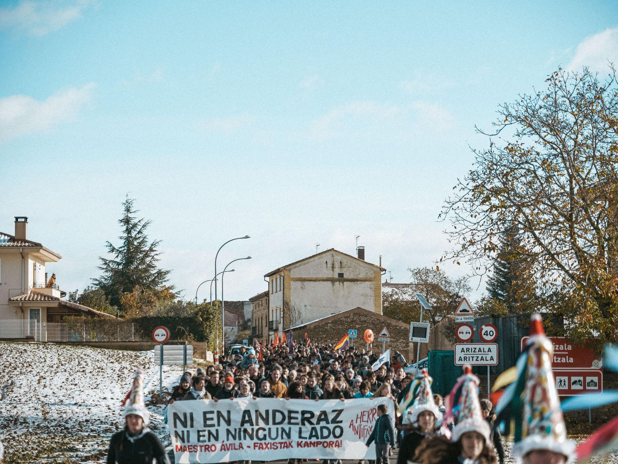 Fotos de la manifestación desde Arizala hasta Abárzuza contra la presencia de la Fundación Maestro Ávila