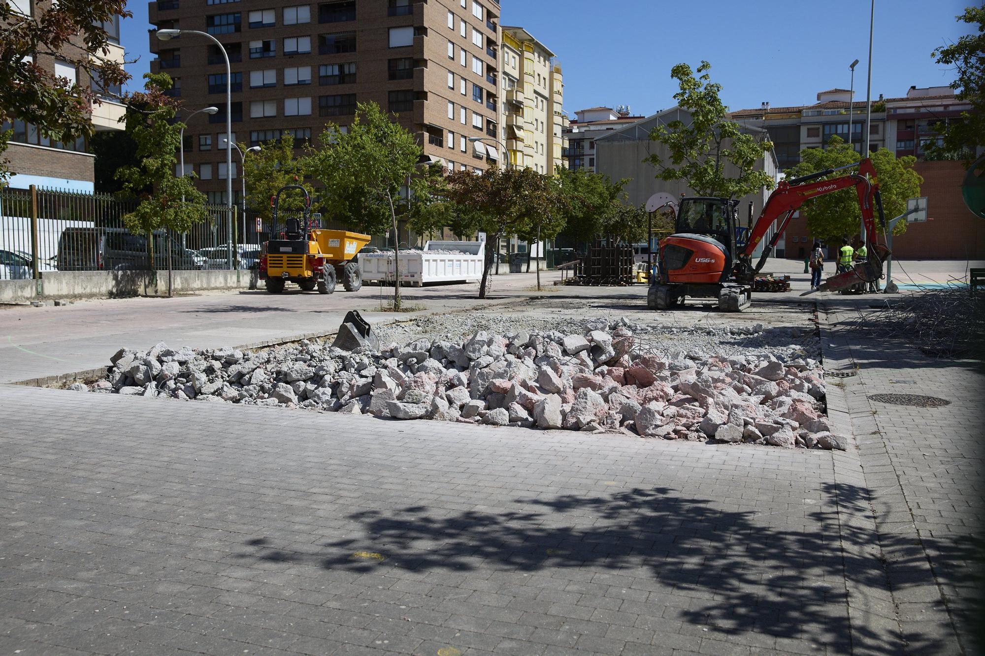Fotos de las obras en Pamplona, que no descansa ni en verano