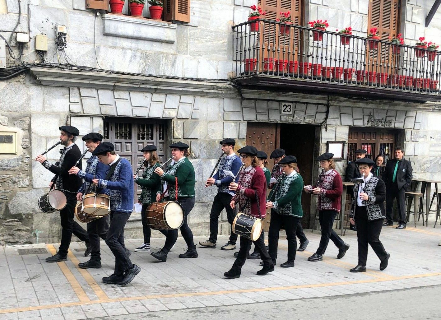 Las calles se llenan de música por santa Cecilia en Baztan-Bidasoa