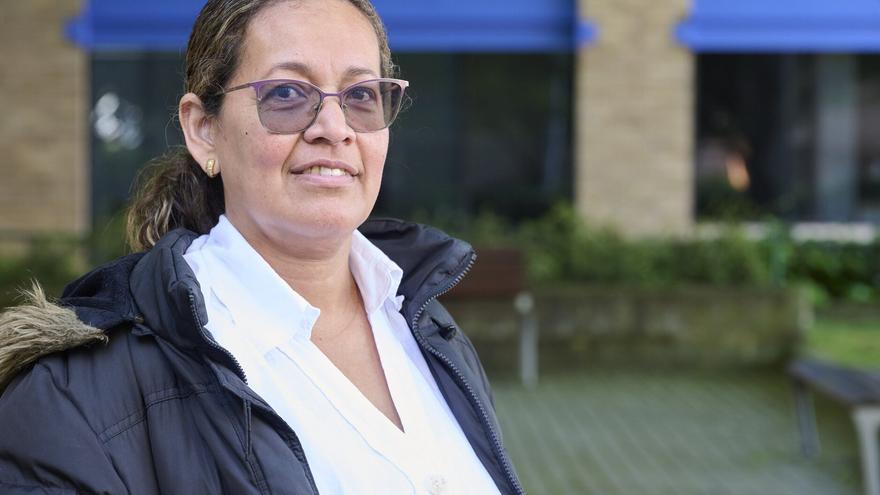 Angélica, cuidadora colombiana de 54 años en Sakana: "Estamos estudiando euskera"