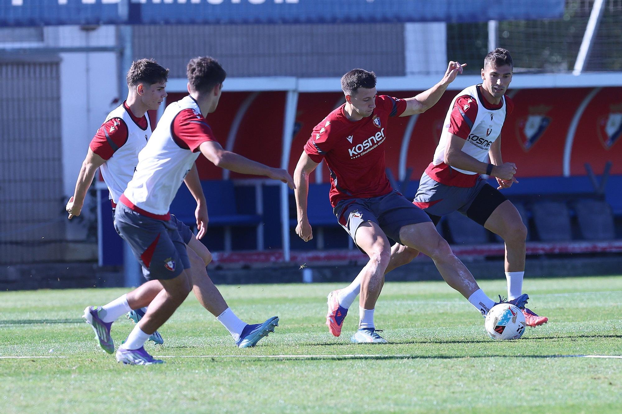 Fotos del entrenamiento de Osasuna (lunes 6 de octubre de 2025)