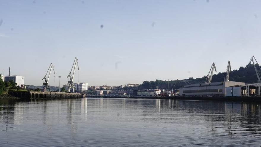 Hallan un cadáver en la ría a la altura del próximo puente 'All Iron'