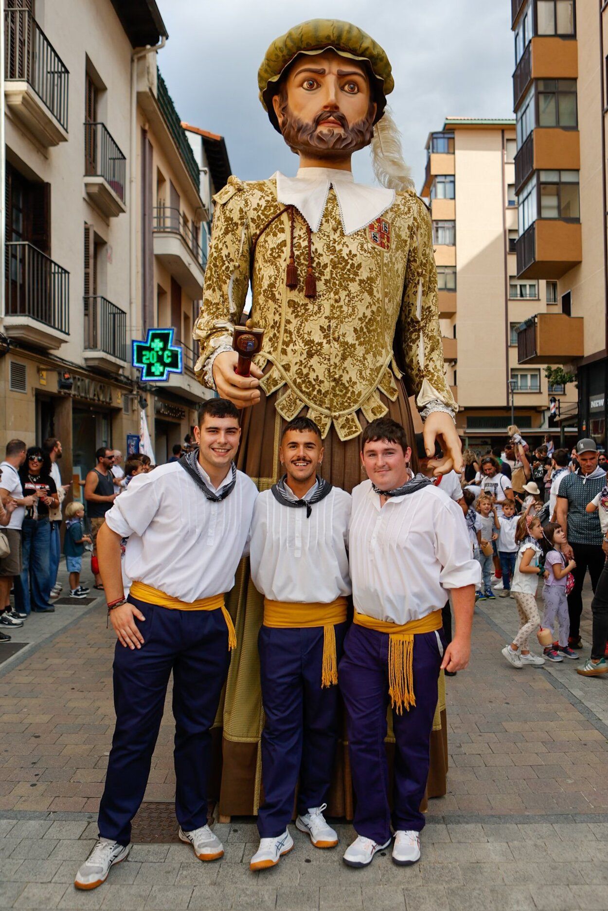 Fotos del chupinazo de fiestas de Villava-Atarrabia