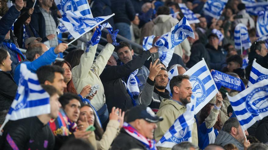 Gran 'on tour' albiazul al Carlos Tartiere
