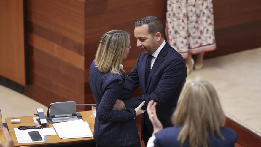 Guardiola por delante; Abascal por detrás