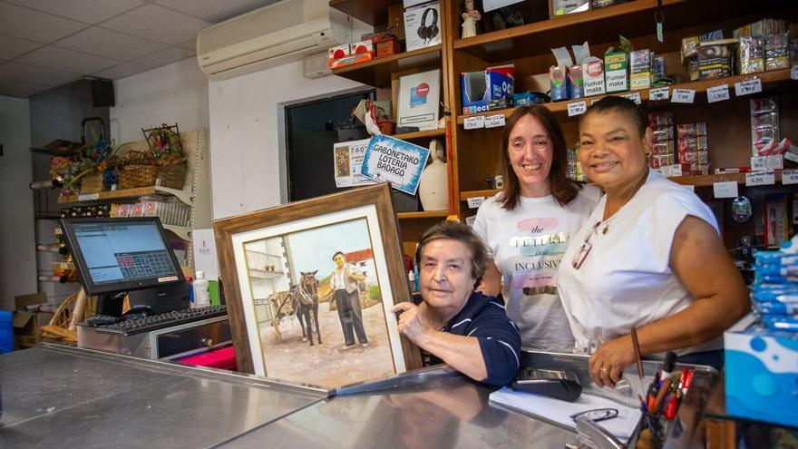 La tiendica centenaria que resiste en Bizkarreta-Guerendiain