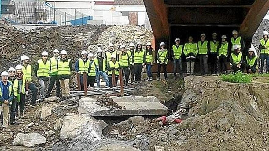 Estudiantes visitan las obras de Martutene
