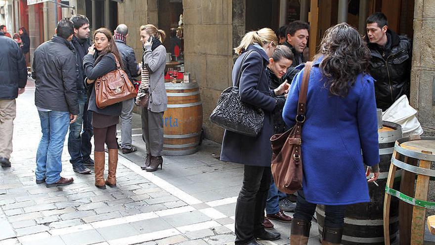 Asociaciones vecinales de Bilbao piden no ampliar los horarios de la hostelería