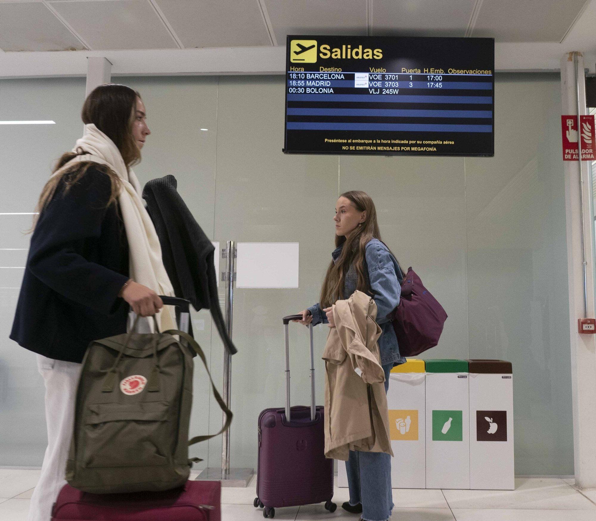 En imágenes: Foronda estrena los vuelos regulares a Barcelona y Madrid