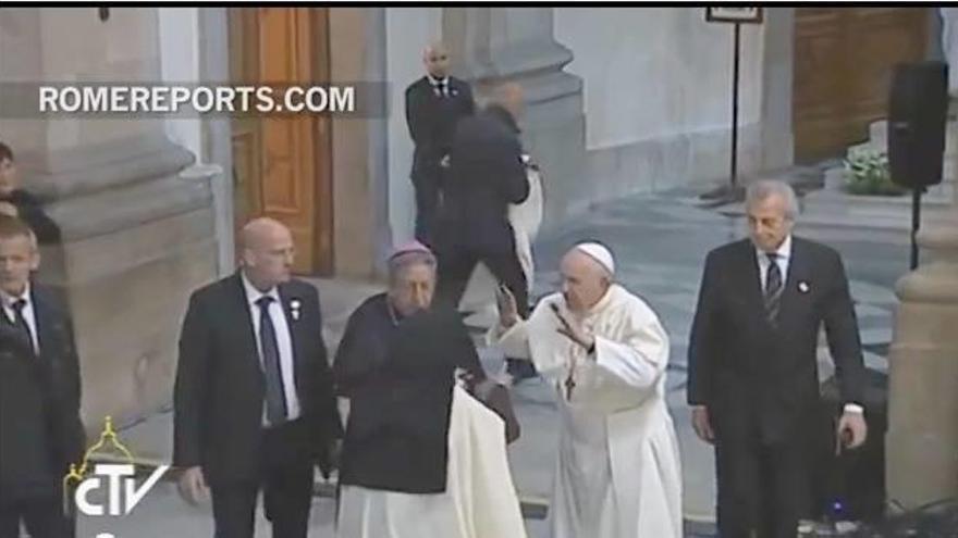 Una monja sorprende al Papa en la Catedral de La Paz